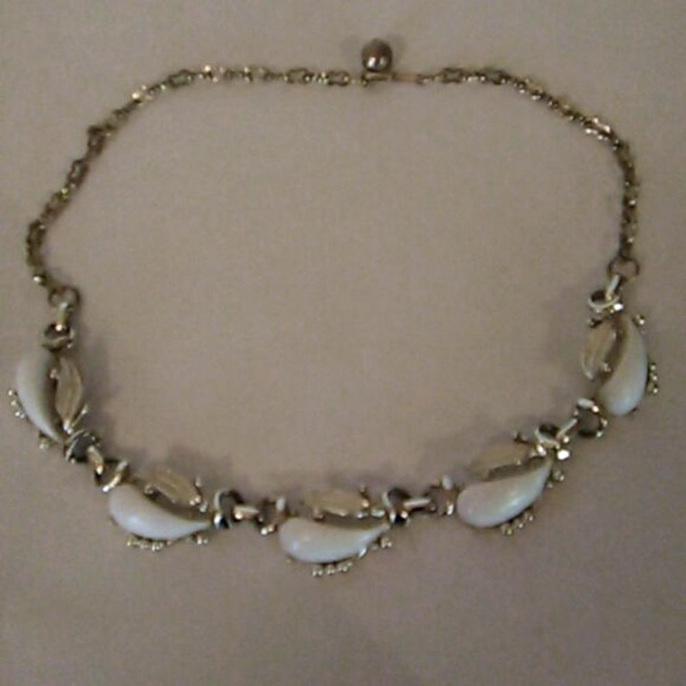 Vintage Leaf Necklace 